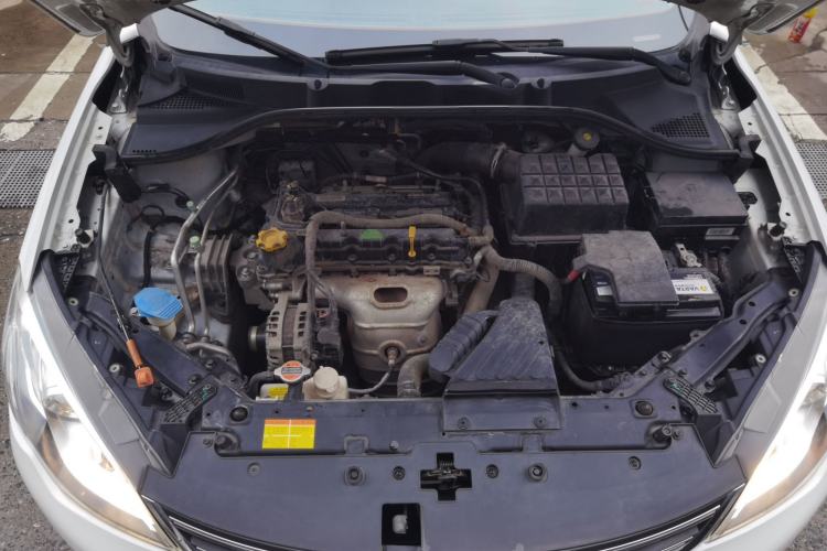 Used Roewe 360 2015 1.5L Automatic Elite Edition Engine Bay