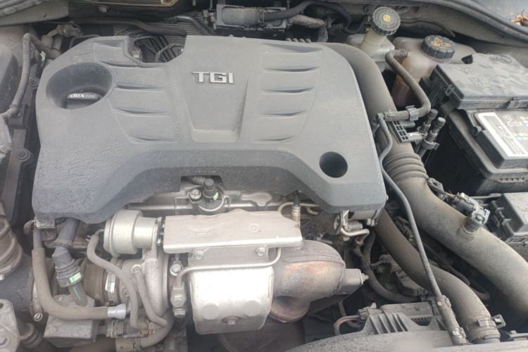 Used Roewe 360 2015 20T TST Deluxe Edition Engine Bay