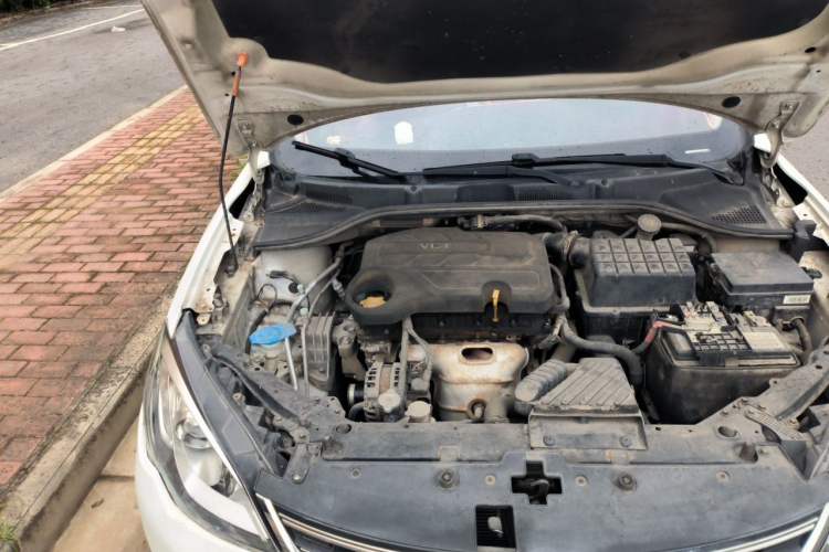 Used Roewe 360 2015 1.5L Automatic Luxury Edition Engine Bay Right