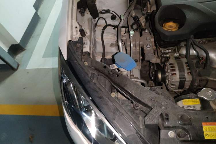 Used Roewe 360 2015 1.5L Automatic Luxury Edition Engine Bay Right
