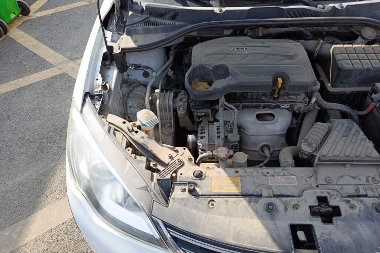 Used Roewe 360 2015 1.5L Manual Luxury Edition Engine Bay Right