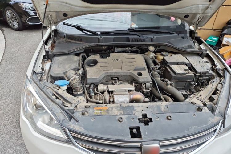 Used Roewe 360 2015 20T TST Deluxe Edition Engine Bay Right
