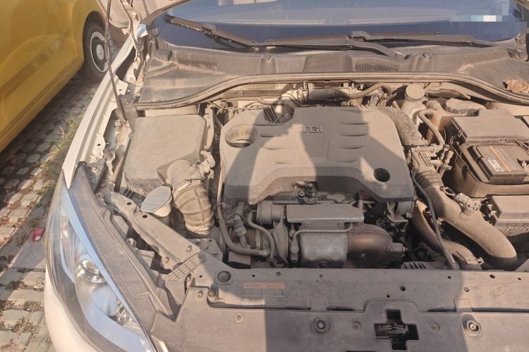 Used Roewe 360 2015 20T TST Deluxe Edition Engine Bay Right
