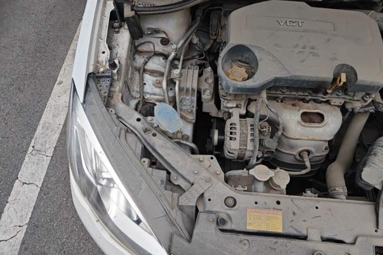 Used Roewe 360 2015 1.5L Automatic Luxury Edition Engine Bay Right