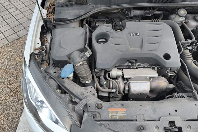 Used Roewe 360 2015 20T TST Deluxe Edition Engine Bay Right