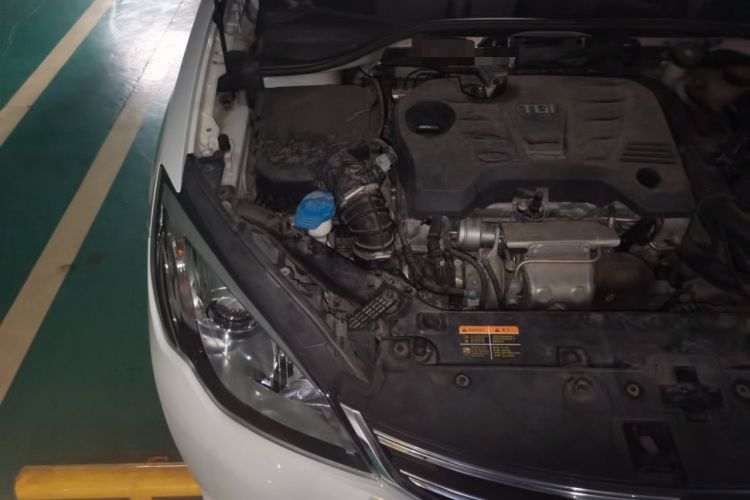 Used Roewe 360 2015 20T TST Deluxe Edition Engine Bay Right