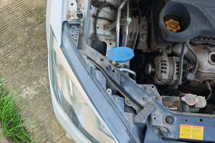 Used Roewe 360 2015 1.5L Automatic Luxury Edition Engine Bay Right