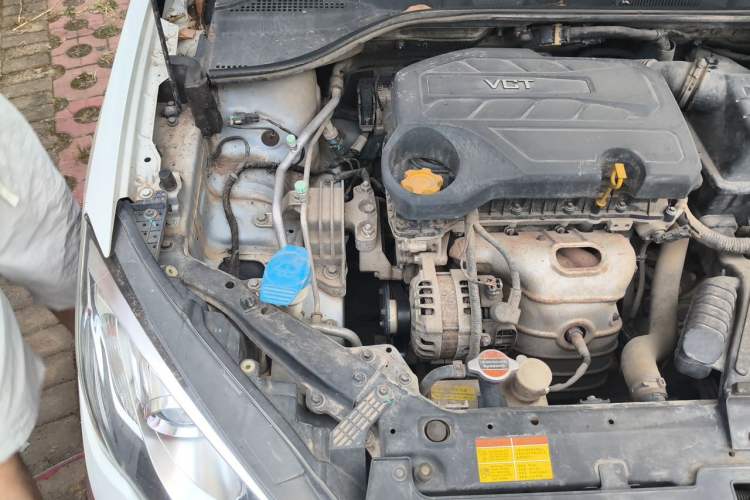 Used Roewe 360 2015 1.5L Manual Luxury Edition Engine Bay Right