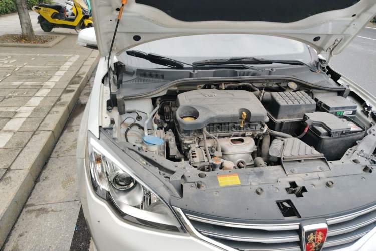 Used Roewe 360 2015 1.5L Automatic Luxury Edition Engine Bay Right