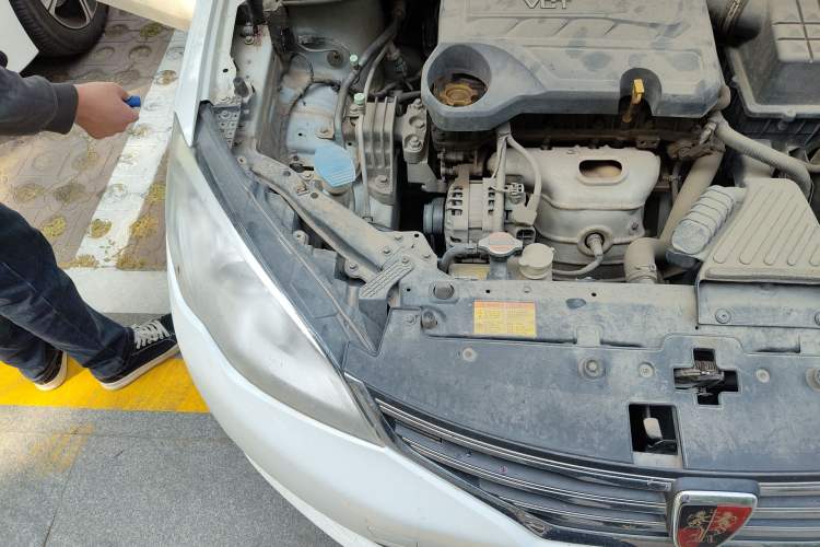 Used Roewe 360 2015 1.5L Manual Luxury Edition Engine Bay Right