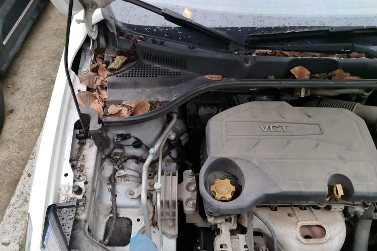 Used Roewe 360 2015 1.5L Manual Luxury Edition Engine Bay Right