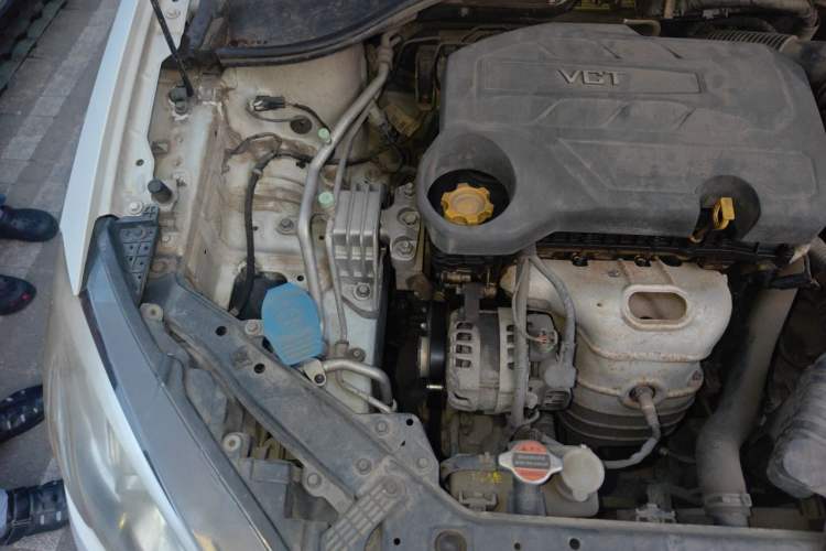 Used Roewe 360 2015 1.5L Automatic Luxury Edition Engine Bay Right