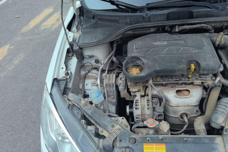 Used Roewe 360 2015 1.5L Manual Luxury Edition Engine Bay Right