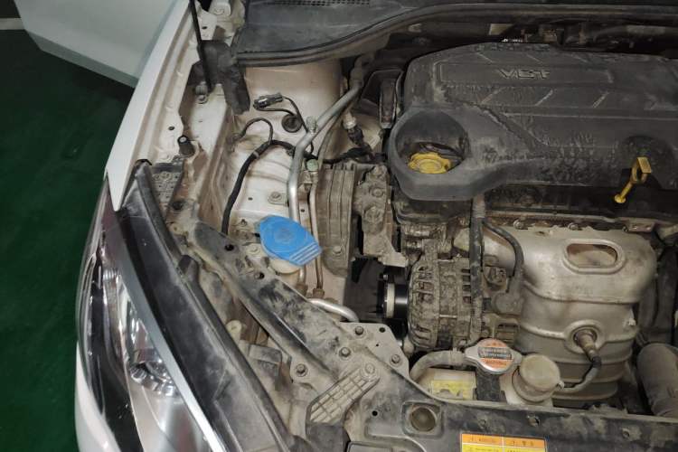 Used Roewe 360 2015 1.5L Automatic Luxury Edition Engine Bay Right