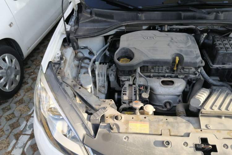 Used Roewe 360 2015 1.5L Automatic Luxury Edition Engine Bay Right