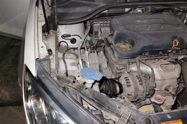 Used Roewe 360 2015 1.5L Manual Luxury Edition Engine Bay Right