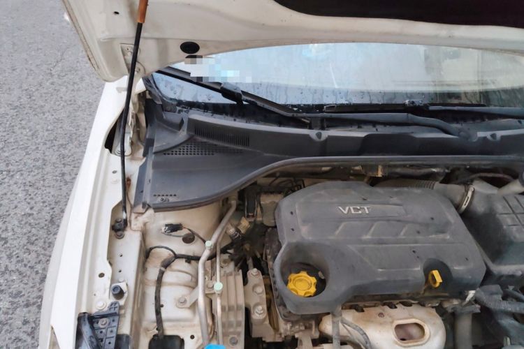 Used Roewe 360 2015 1.5L Automatic Luxury Edition Engine Bay Right