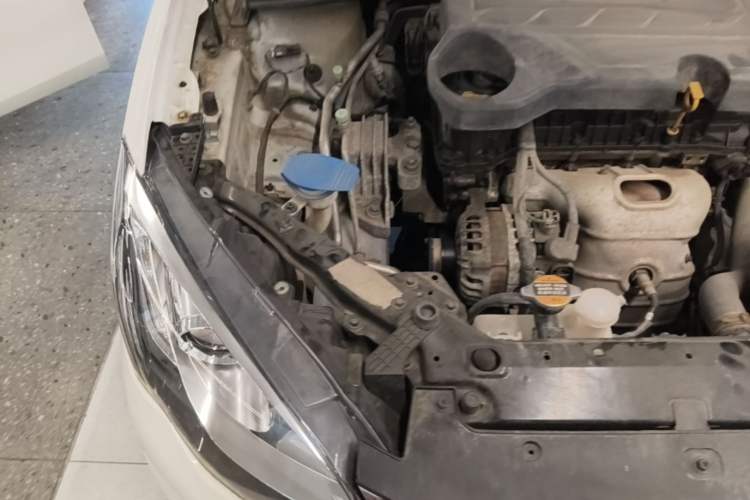 Used Roewe 360 2015 1.5L Automatic Luxury Edition Engine Bay Right