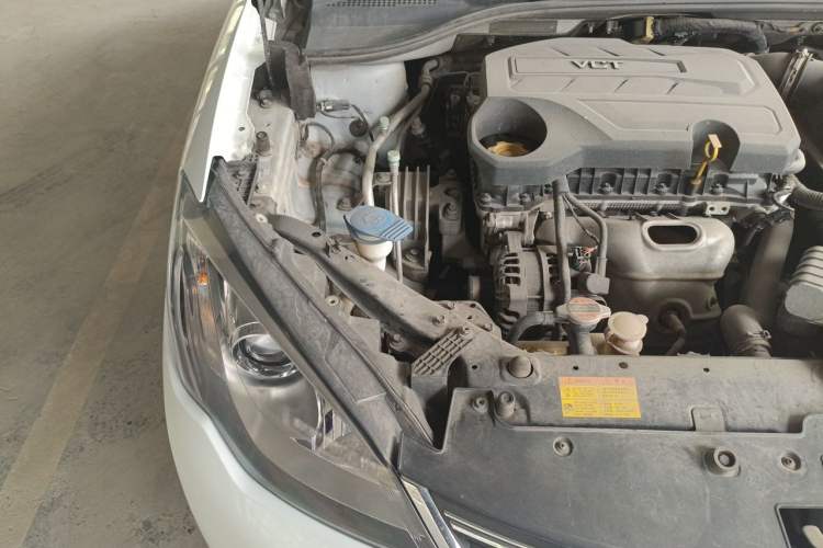 Used Roewe 360 2015 1.5L Manual Luxury Edition Engine Bay Right