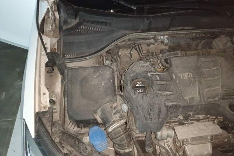 Used Roewe 360 2015 20T TST Deluxe Edition Engine Bay Right