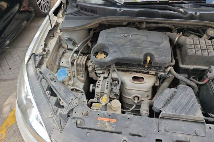 Used Roewe 360 2015 1.5L Manual Luxury Edition Engine Bay Right