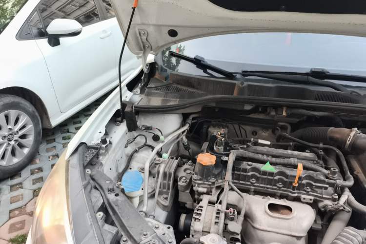 Used Roewe 360 2015 1.5L Automatic Luxury Edition Engine Bay Right