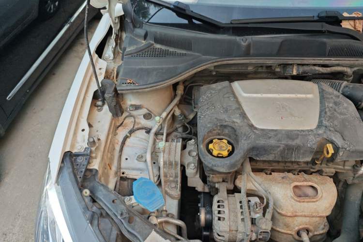 Used Roewe 360 2015 1.5L Automatic Luxury Edition Engine Bay Right