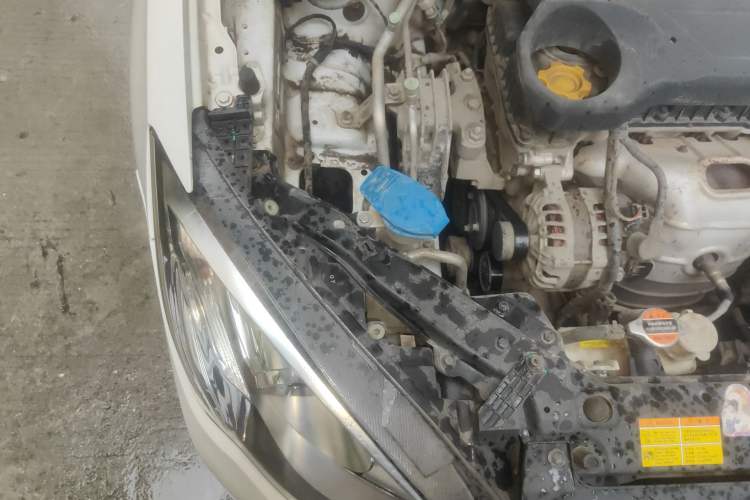 Used Roewe 360 2015 1.5L Automatic Luxury Edition Engine Bay Right