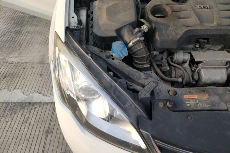 Used Roewe 360 2015 20T TST Deluxe Edition Engine Bay Right