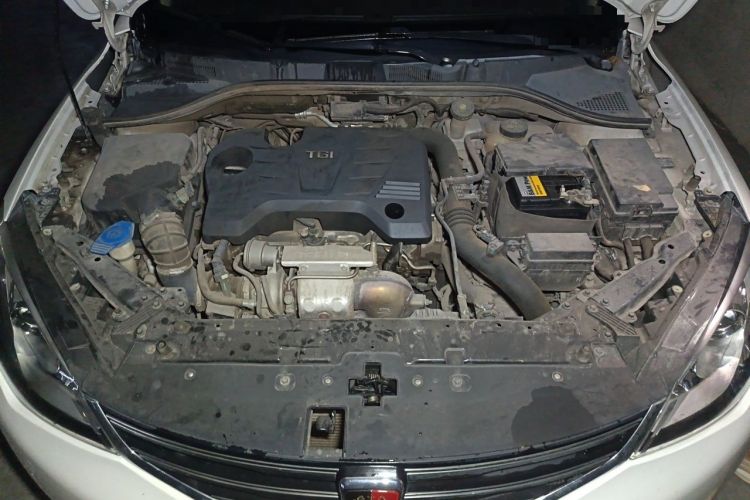 Used Roewe 360 2015 20T TST Deluxe Edition Engine Bay