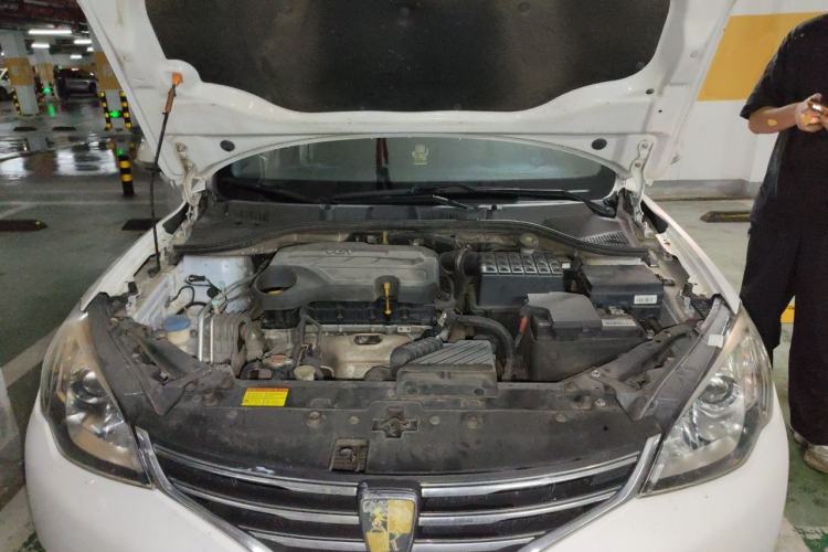 Used Roewe 360 2015 1.5L Automatic Luxury Edition Engine Bay