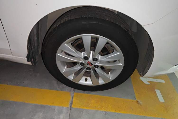 Used Roewe 360 2015 1.5L Manual Luxury Edition Exterior 1