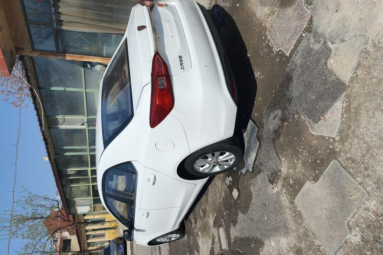 Used Roewe 360 2015 1.5L Manual Luxury Edition Exterior 2