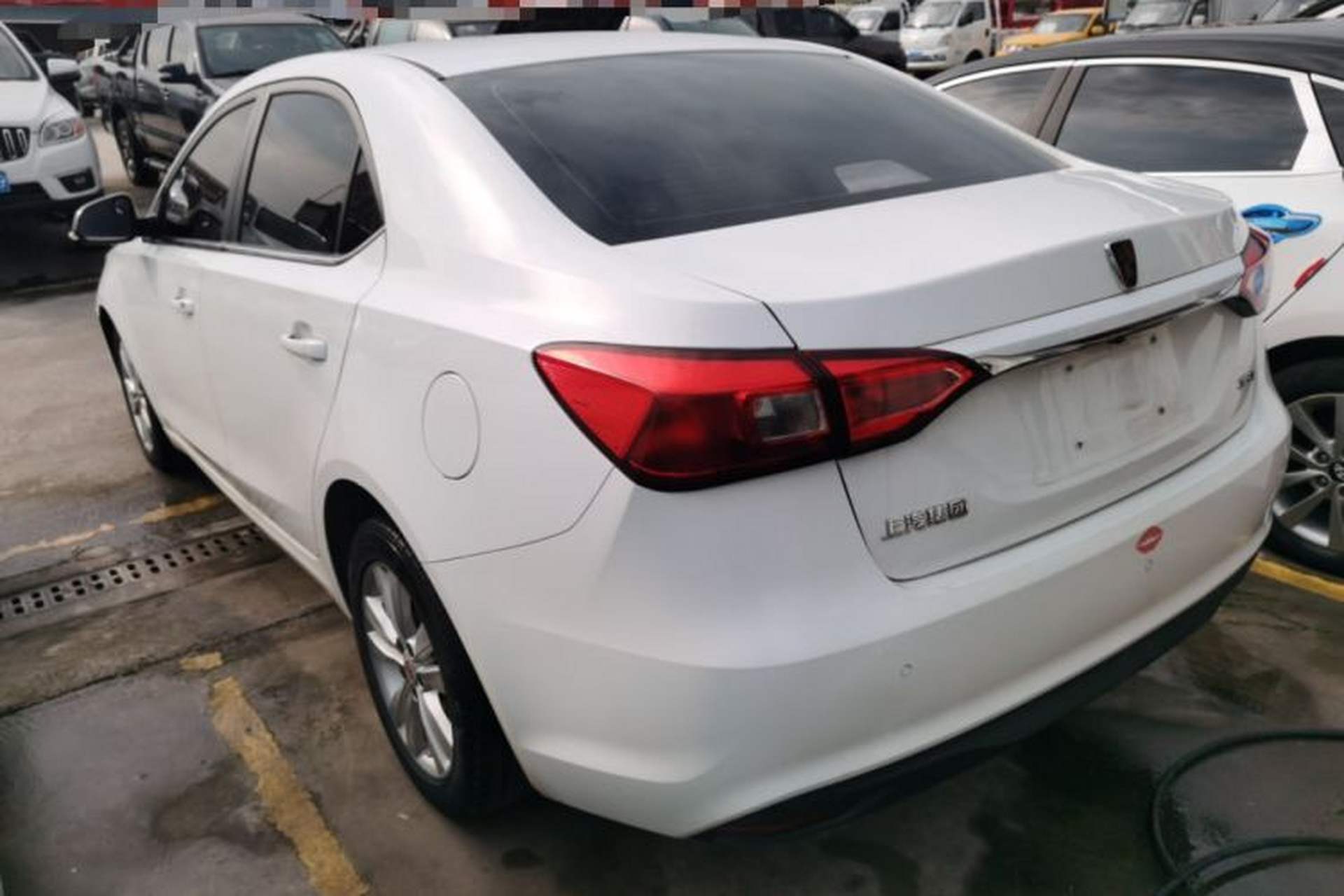 Used Roewe 360 2015 1.5L Automatic Luxury Edition Exterior 2