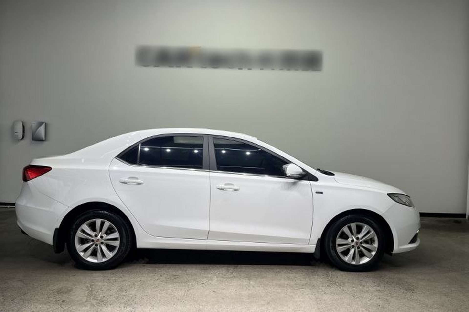 Used Roewe 360 2015 1.5L Automatic Luxury Edition Exterior 3