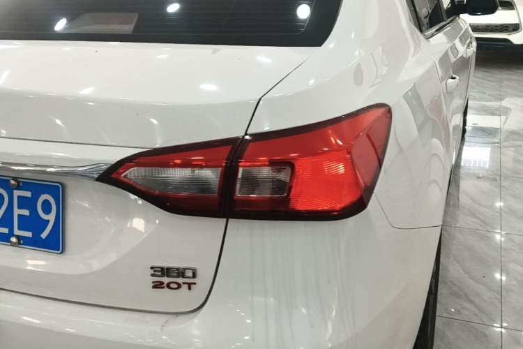 Used Roewe 360 2015 20T TST Deluxe Edition Exterior 3