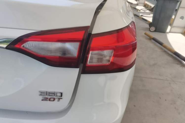 Used Roewe 360 2015 20T TST Deluxe Edition Exterior 3