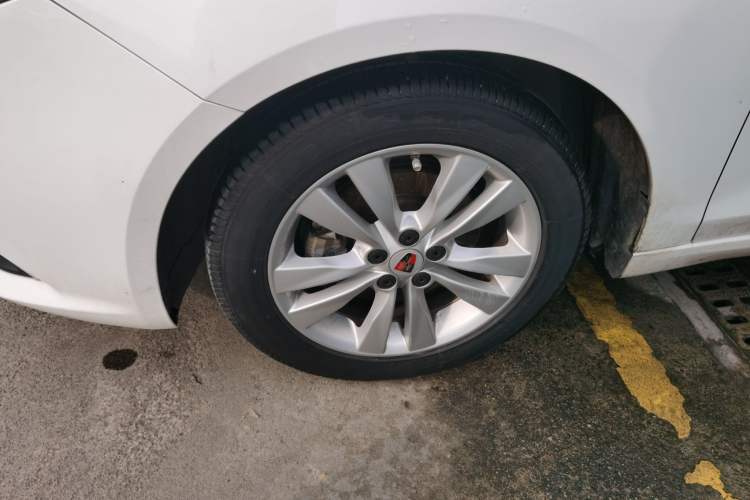 Used Roewe 360 2015 1.5L Automatic Luxury Edition Exterior 4