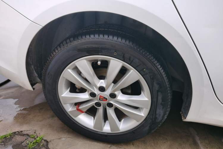 Used Roewe 360 2015 1.5L Automatic Luxury Edition Exterior 5