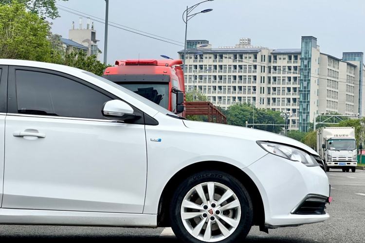 Used Roewe 360 2015 1.5L Manual Luxury Edition Exterior 6