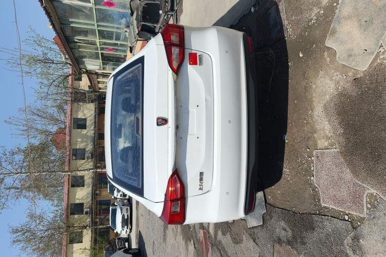 Used Roewe 360 2015 1.5L Manual Luxury Edition Exterior 6