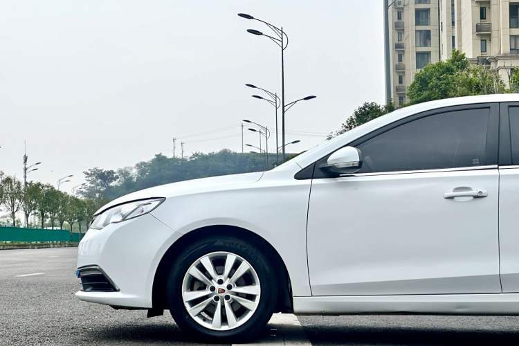 Used Roewe 360 2015 1.5L Manual Luxury Edition Exterior 8