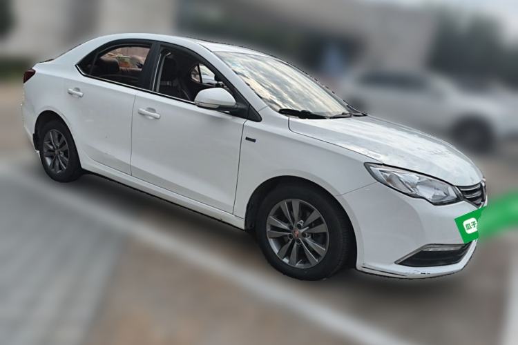 Used Roewe 360 2015 20T TST Deluxe Edition Front Right 45 Deg