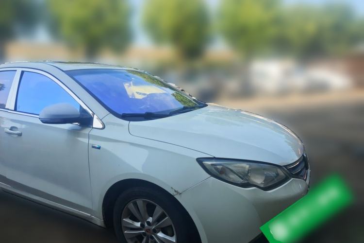 Used Roewe 360 2015 1.5L Automatic Luxury Edition Front Right 45 Deg