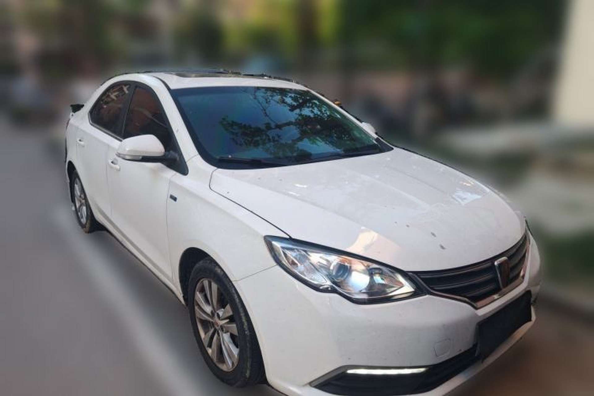 Used Roewe 360 2015 1.5L Automatic Luxury Edition Front Right 45 Deg