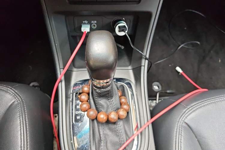 Used Roewe 360 2015 20T TST Deluxe Edition Gear Lever