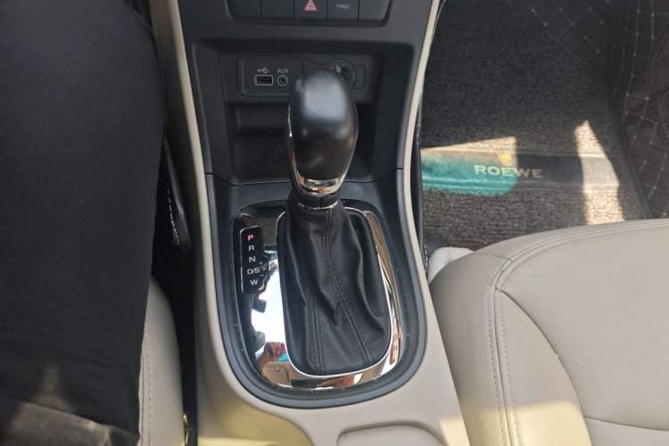 Used Roewe 360 2015 1.5L Automatic Luxury Edition Gear Lever