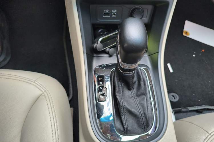 Used Roewe 360 2015 1.5L Automatic Luxury Edition Gear Lever