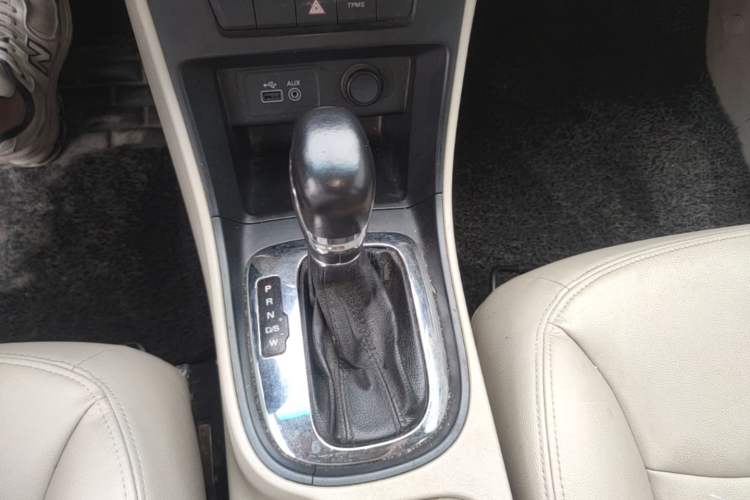 Used Roewe 360 2015 1.5L Automatic Luxury Edition Gear Lever