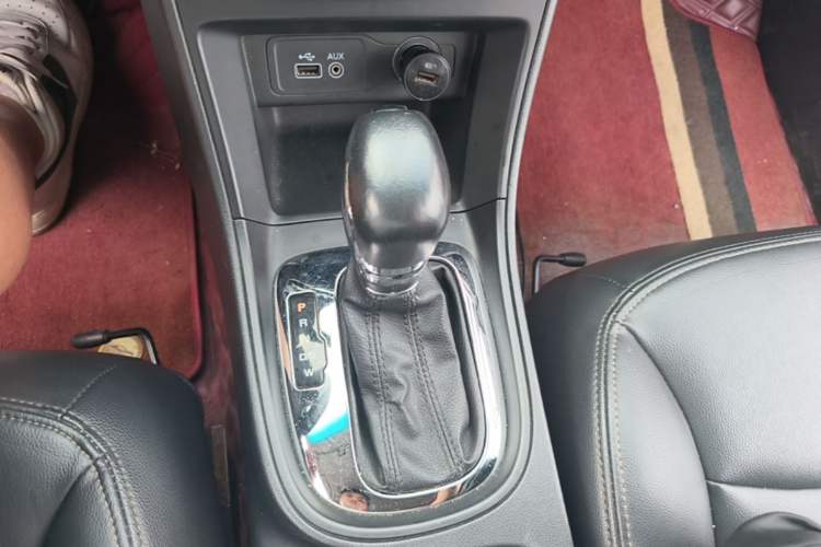 Used Roewe 360 2015 1.5L Automatic Luxury Edition Gear Lever